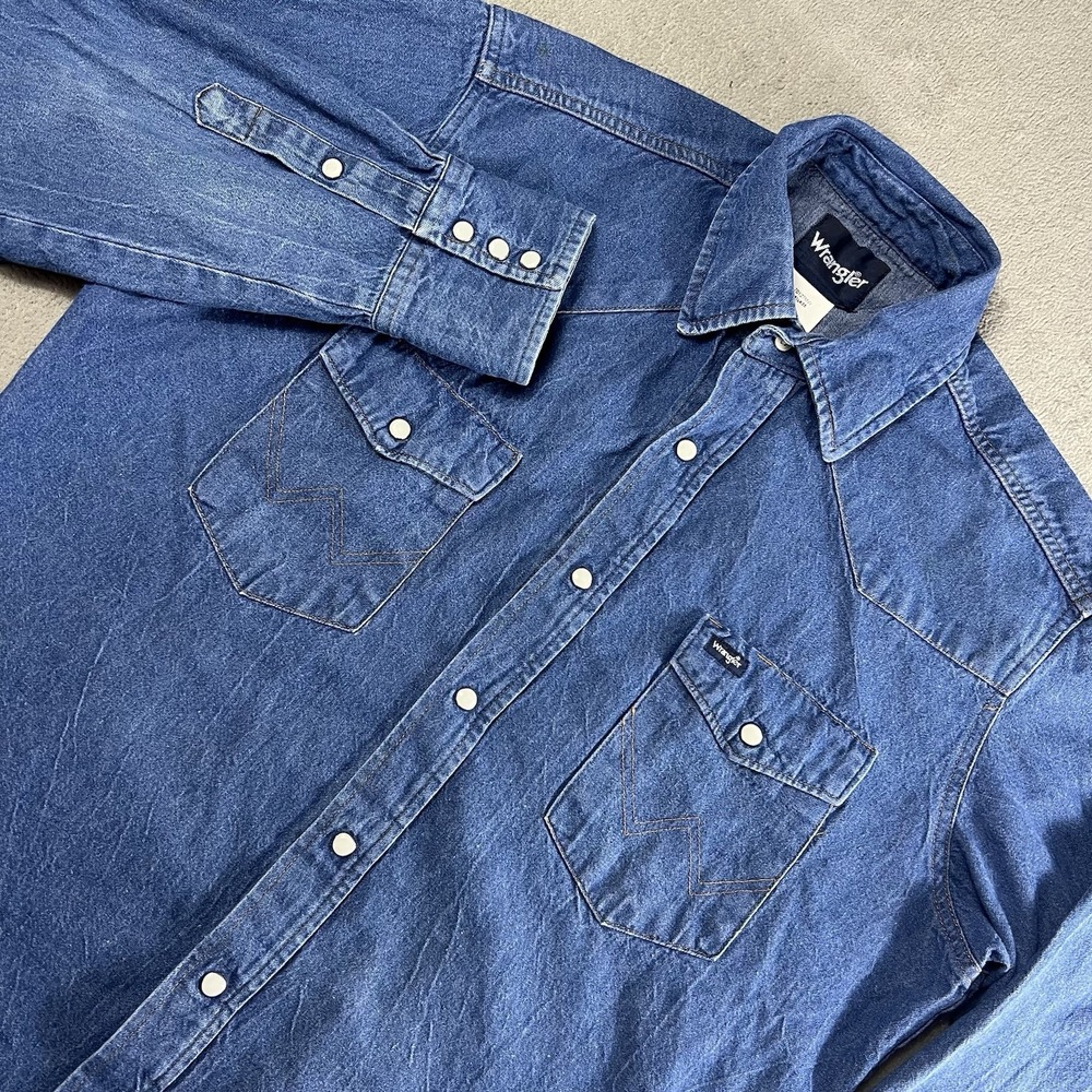 Wrangler Vintage Denim Western Shirt Pearl Snaps Size 16 1/2 - 35 Cowboy